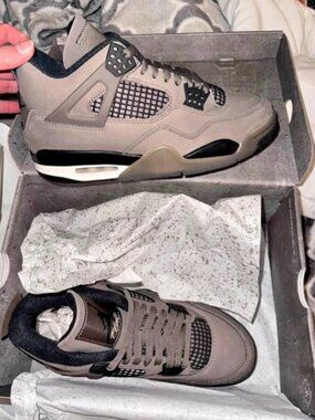 Jordan Air Jordan 4 Retro cave stone Sneakers